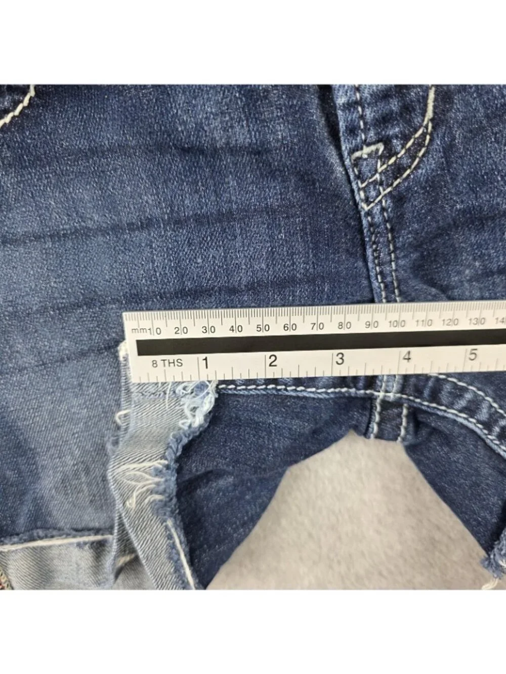 Silver Jeans Camden Rose Shorts Womens 24 Blue Distressed Cuffed Stretch Denim